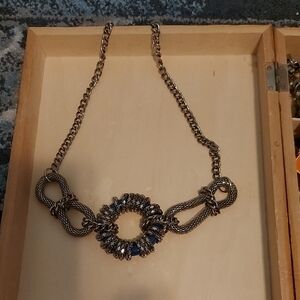 Chic Silver Necklace with Blue Highlights